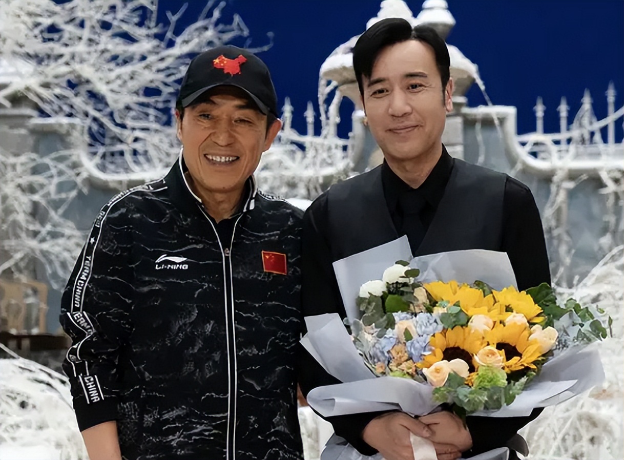 不到72小时，《人民日报》4次点名于和伟，张艺谋的话有人信了