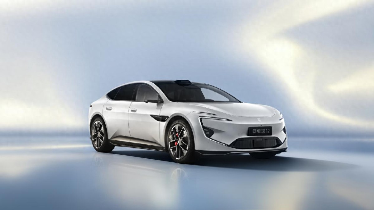 新款阿维塔12亮相 设计、动力、操控、智驾全域升级