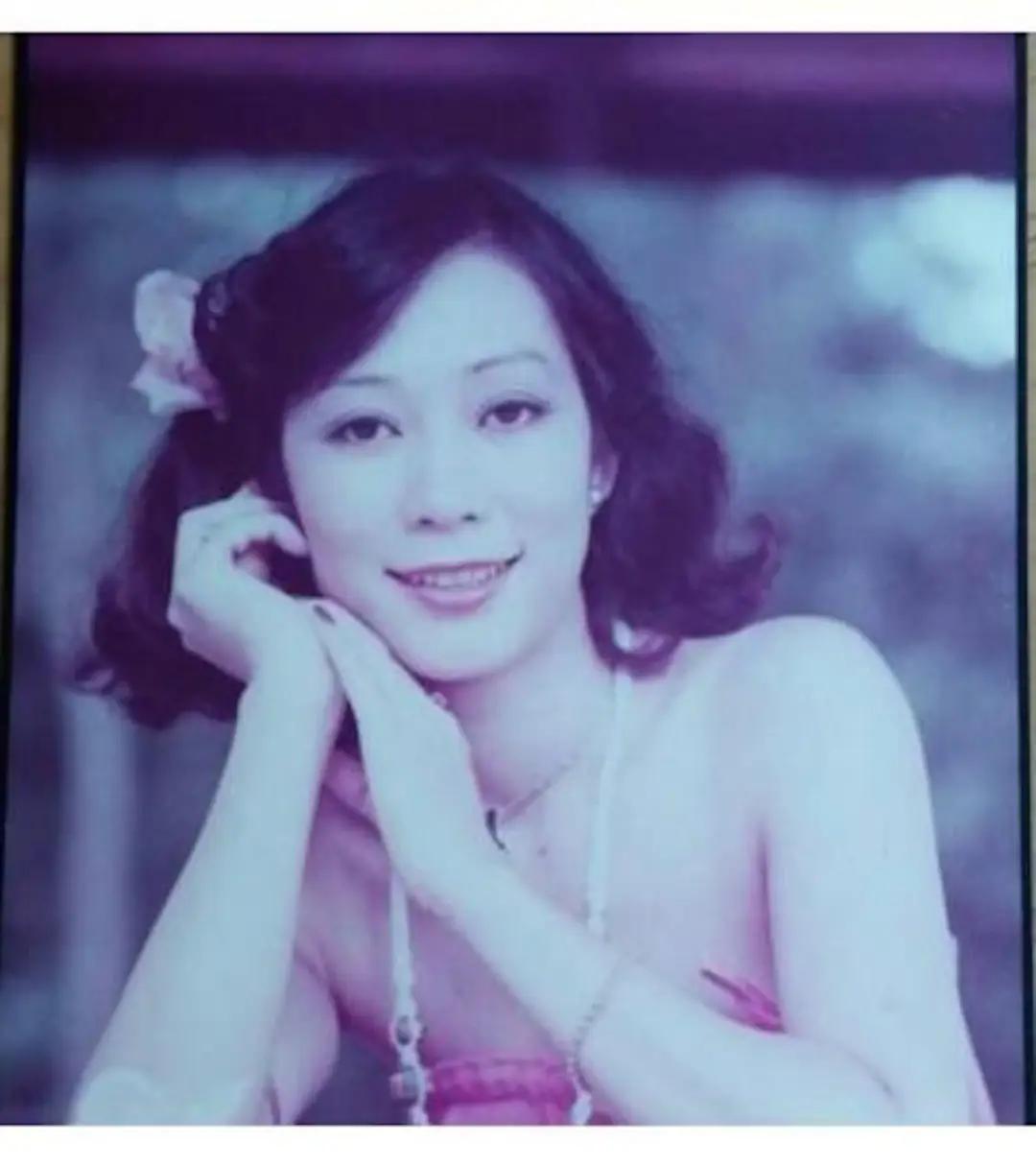 「御用奶奶」近照面色紅潤，曾開酒店險嫁豪門拒做小三單身多年