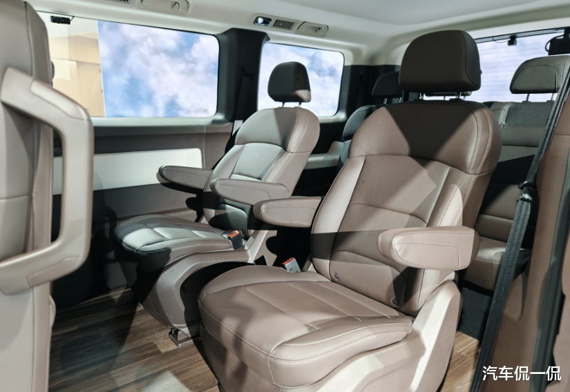 香港专属！吉利超级VAN三款齐发：家用/拉货/的士全搞定