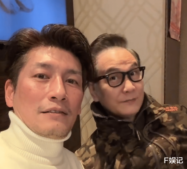 60岁陈启泰罕见露面:一脸白胡子显苍老但仍有魅力 低调出唱碟