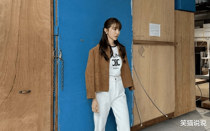 尹恩惠晒新家装扮：小清新风格很淡雅，家具少摆设简单