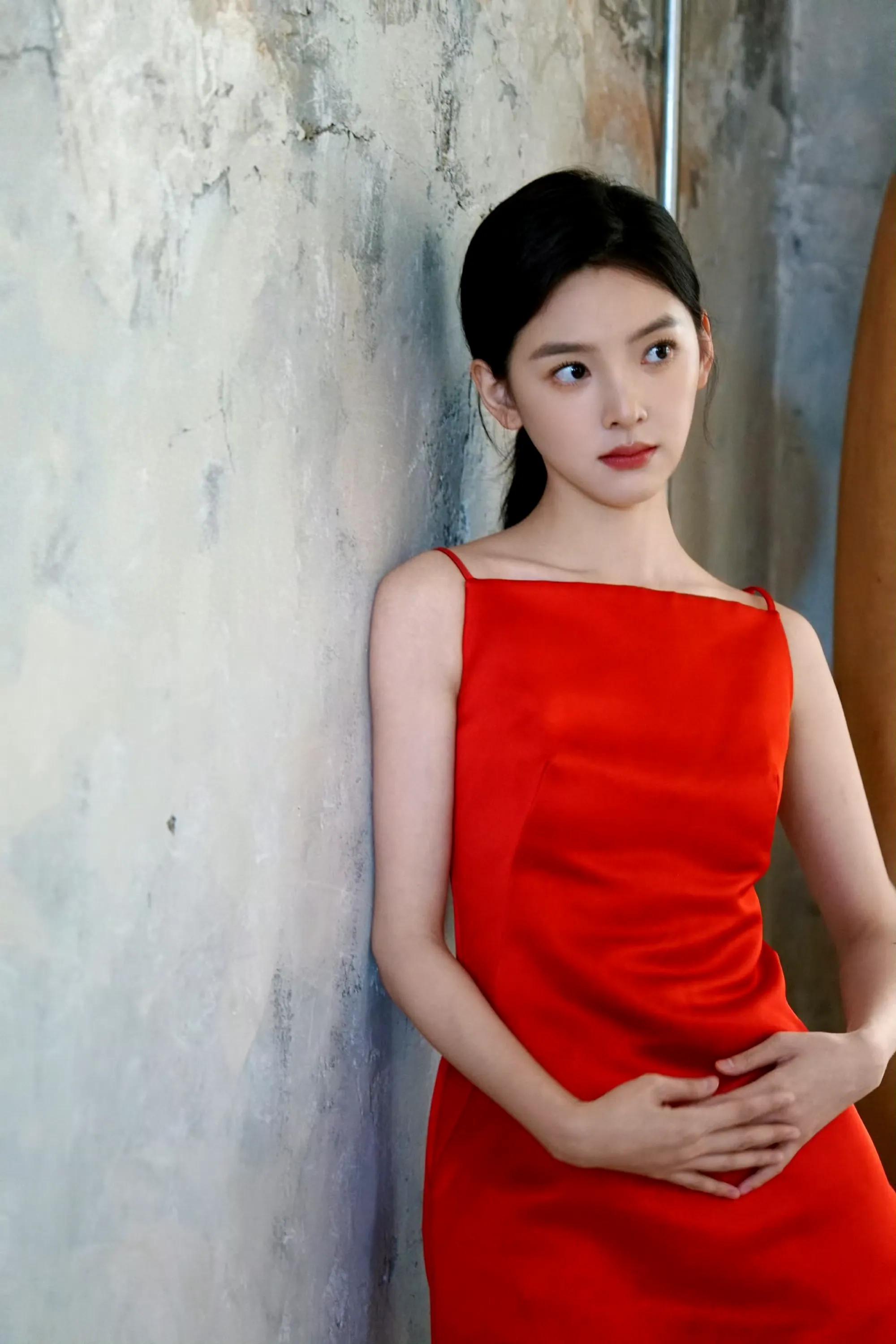 章若楠红裙 不一样的美丽