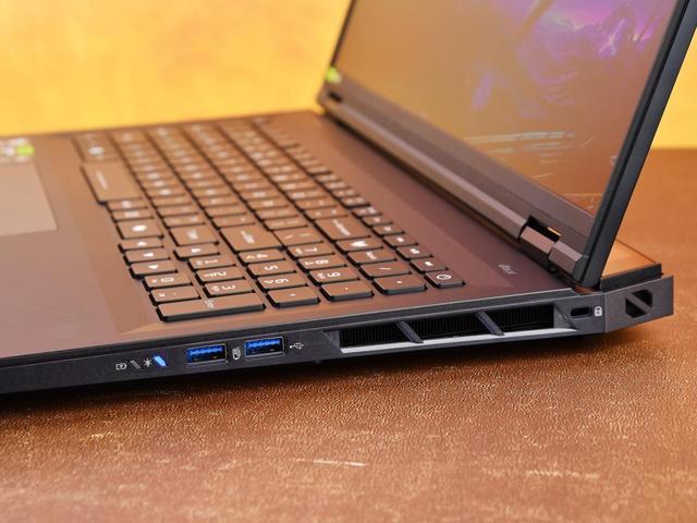 當代綜合戰力天花板！上手體驗掠奪者·戰斧18 AI旗艦電競本