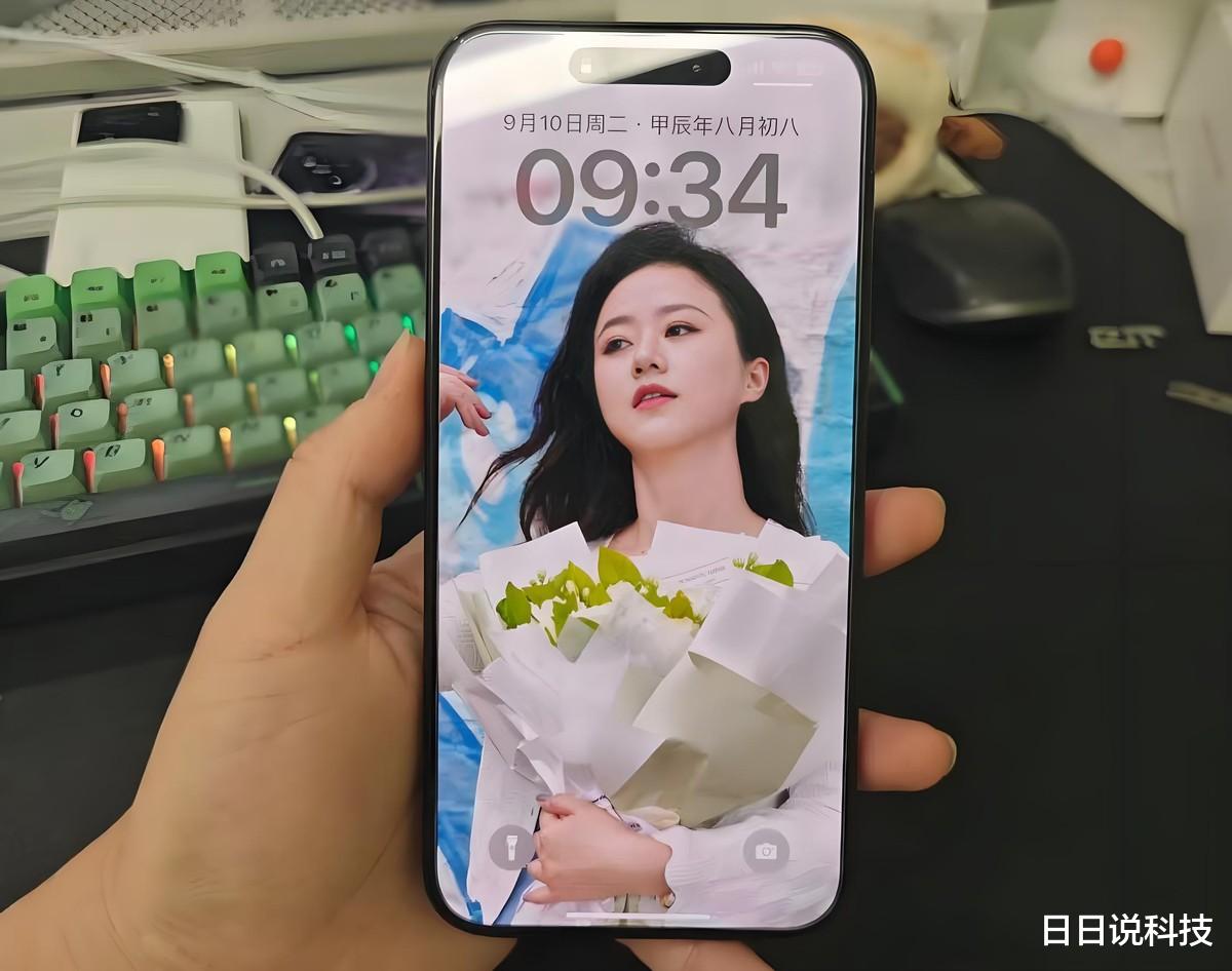 再见了，iPhone 16！骁龙8至尊版+徕卡影像，才是小屏旗舰的真正答案