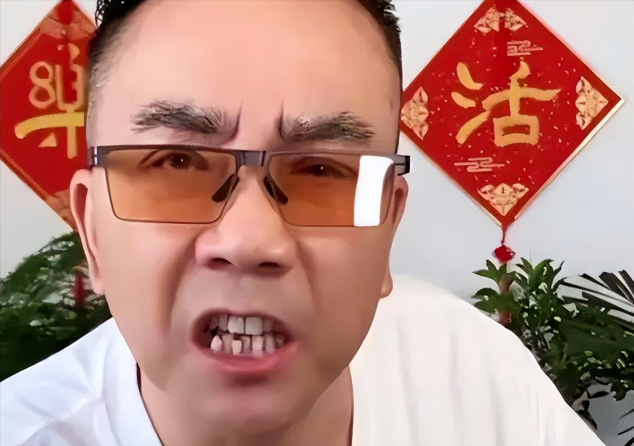 成“老赖”还不到两天，恶心的事就发生了，杨议爆料只是冰山一角