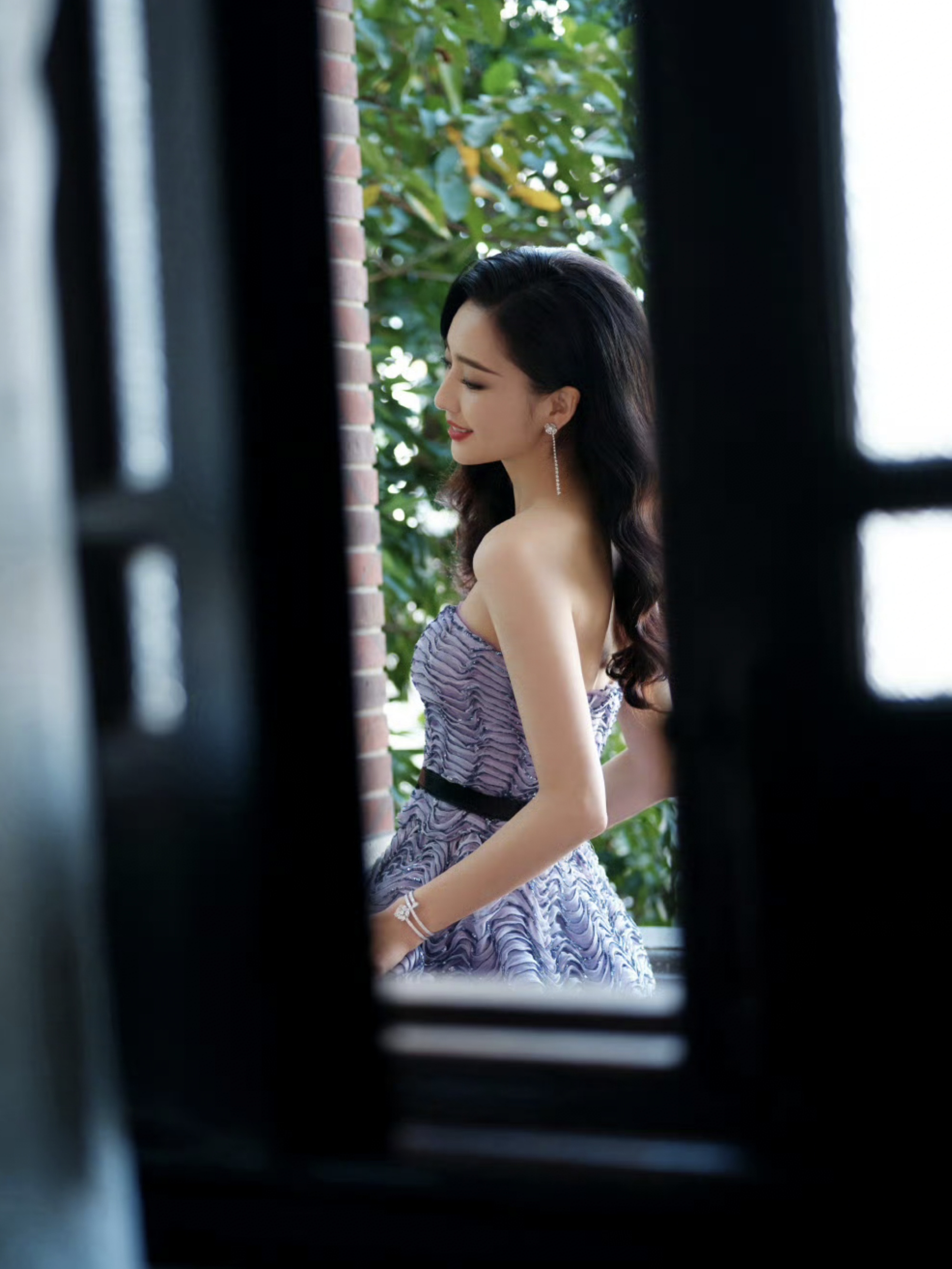 佟丽娅：优雅与自然共生，恰是仙子落人间