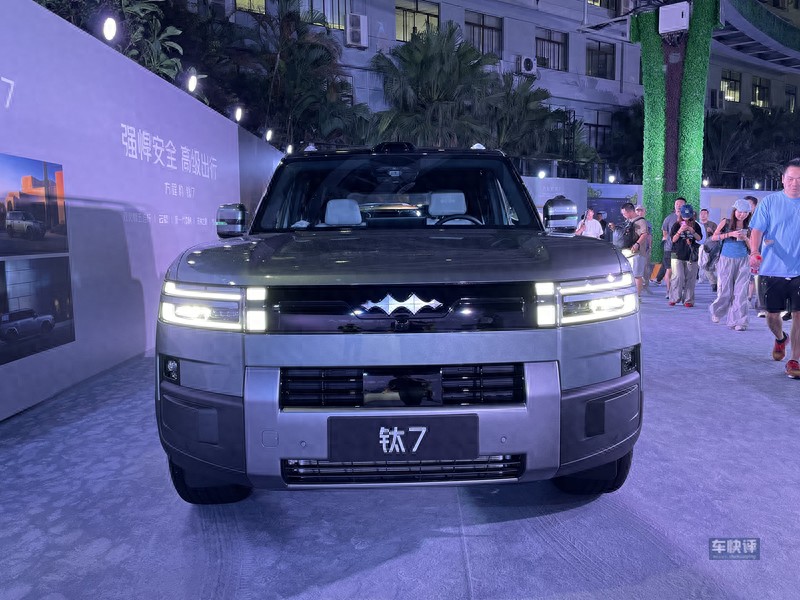 一点都不夸张:看到实车后,方程豹钛7也许会让你欲罢不能