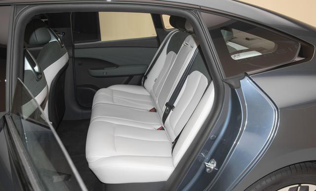 东风日产N7实车到店,4月13日开启预订,预计售价20万元以内受关注