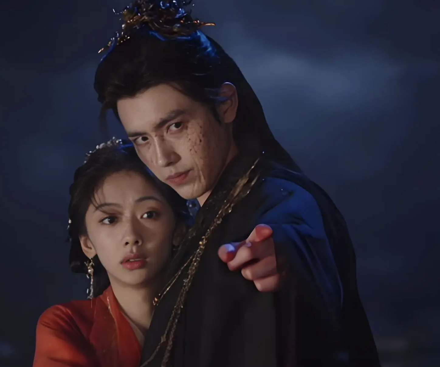 陈飞宇主持金鸡奖，2年前还在“闯祸”的儿子，能为陈凯歌争光了