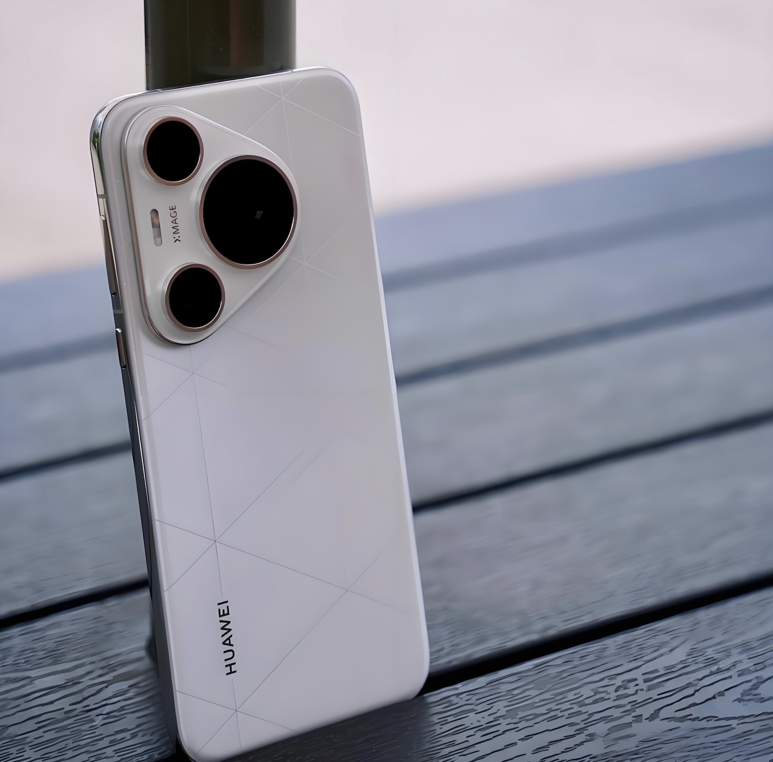 华为放弃高利润！麒麟芯+16G+512G突降2500元，纯血鸿蒙+卫星通信