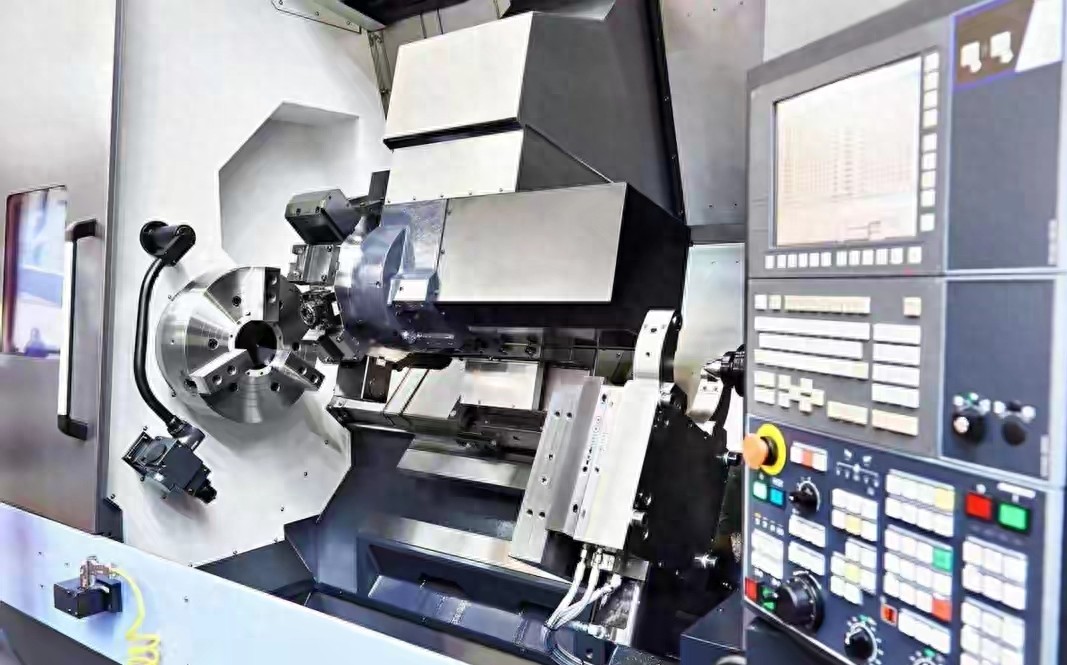 曾经千万一台还禁售!如今中国机床冲破0.01毫米,终结卡脖子之痛