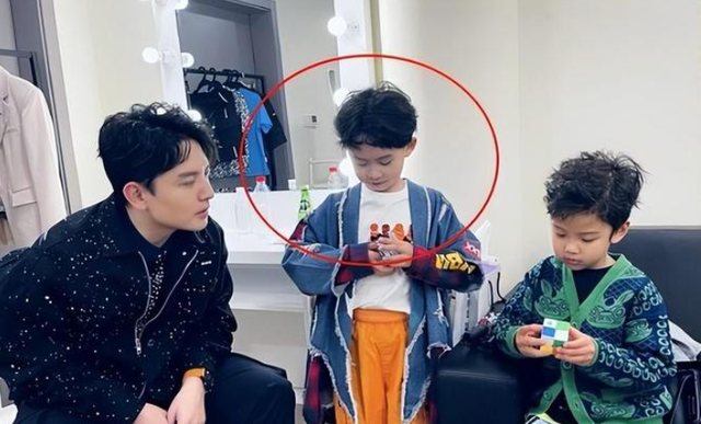 大儿子是百亿影帝,小儿子破纪录,易烊千玺的妈妈究竟有多厉害?