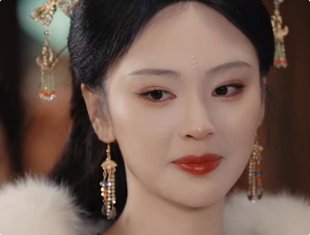 这4位“顶级颜值”的短剧女演员，个个都是一眼万年，一见误终身