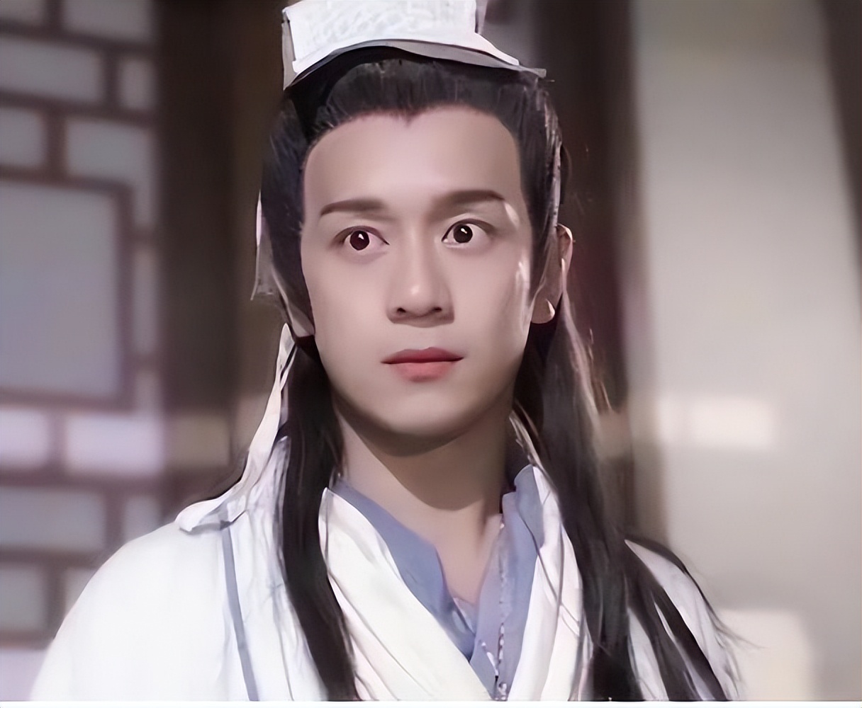 56岁陈浩民近照曝光，过度医美仍盖不住脸上的斑，皮肤差到不敢认