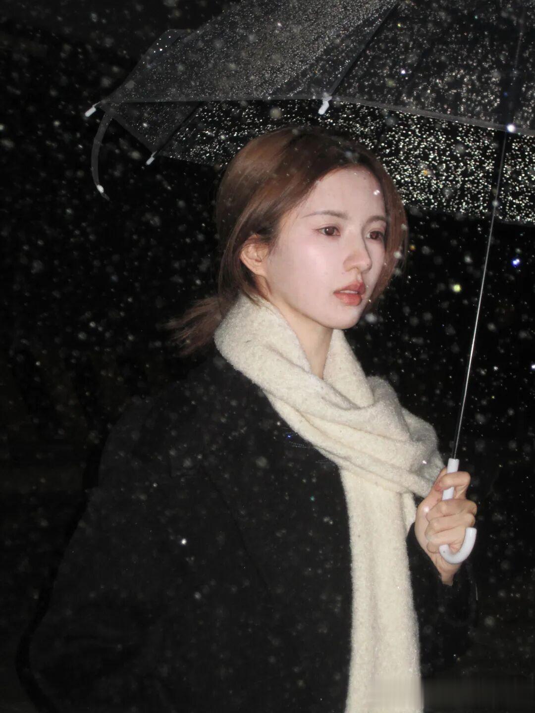 刘些宁，冬天氛围感