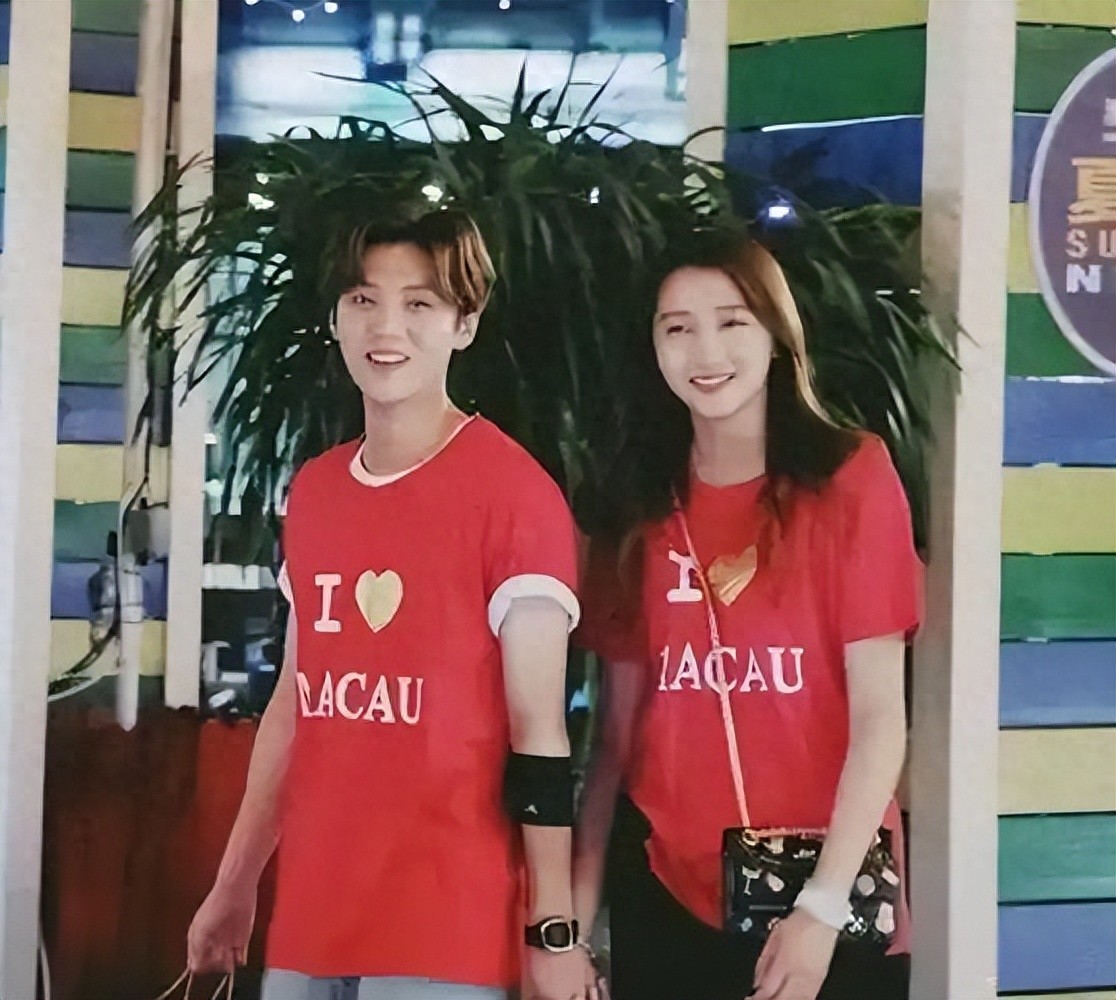 赴日产子算什么？网传关晓彤和鹿晗分手的谣言，竟一个比一个离谱