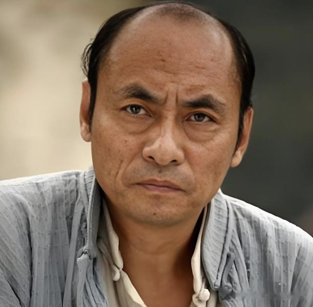 《打狗棍》演员现状：两人遗憾离世，漂亮的“玉格格”依旧单身