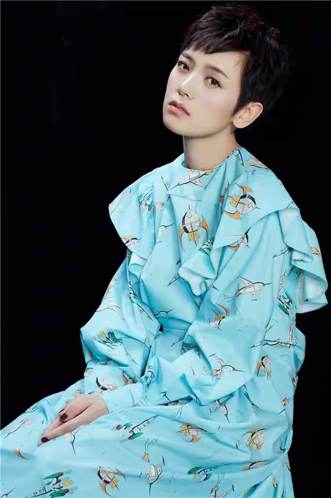 李晓峰：跨界绽放的实力影人！