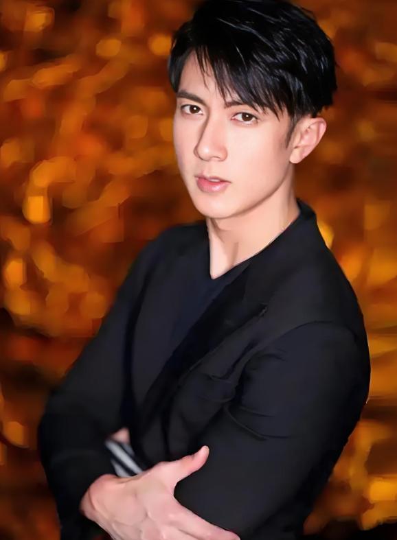 45岁吴尊做梦也没想到，自己14岁的女儿，如今已经开始为他争光了