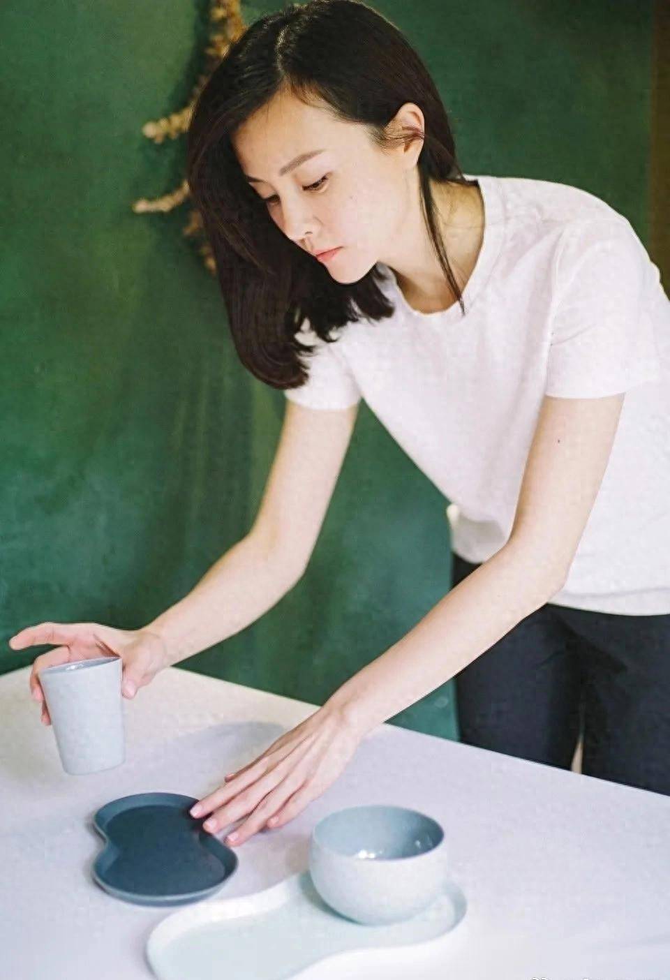 刘孜:和富商相爱3个月结婚,婚后生一子,丈夫一家把她宠成宝