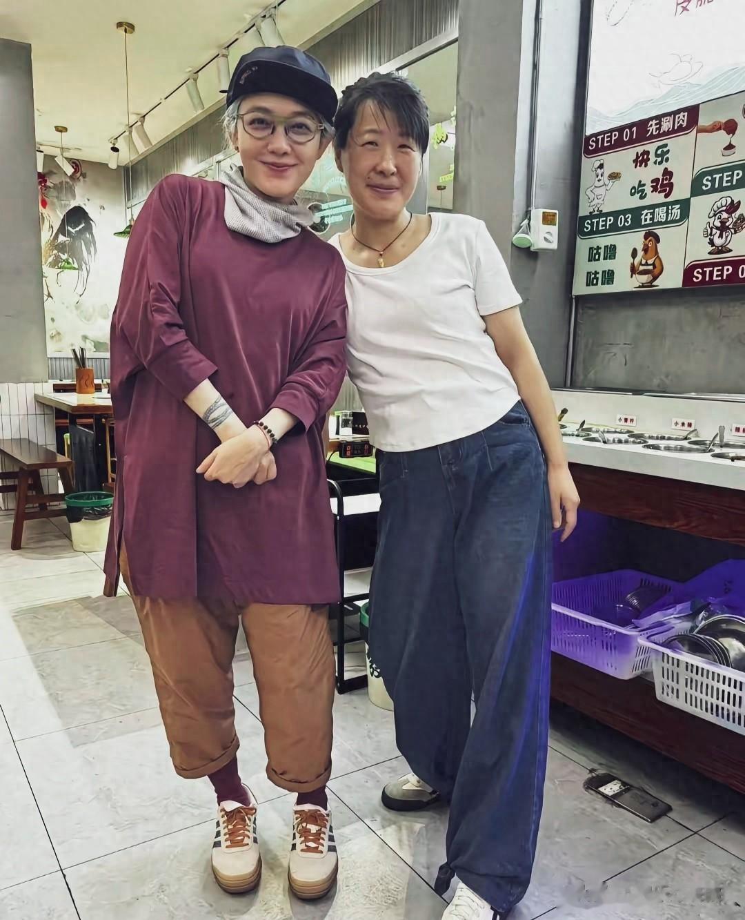 形象彻底崩塌？48岁范晓萱近照曝光，穿着土气疑似跌落神坛