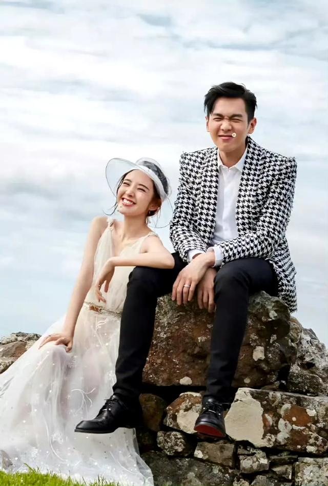 张若昀夫妇带女儿重游婚纱拍摄地,唐艺昕又仙又美,6年无变化