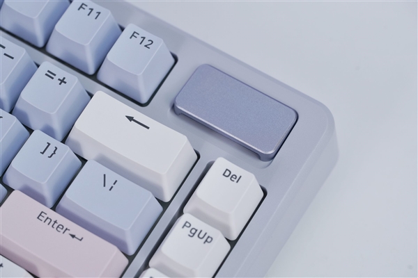 78鍵小巧簡約！雷柏V700DIY-75鍵盤圖賞