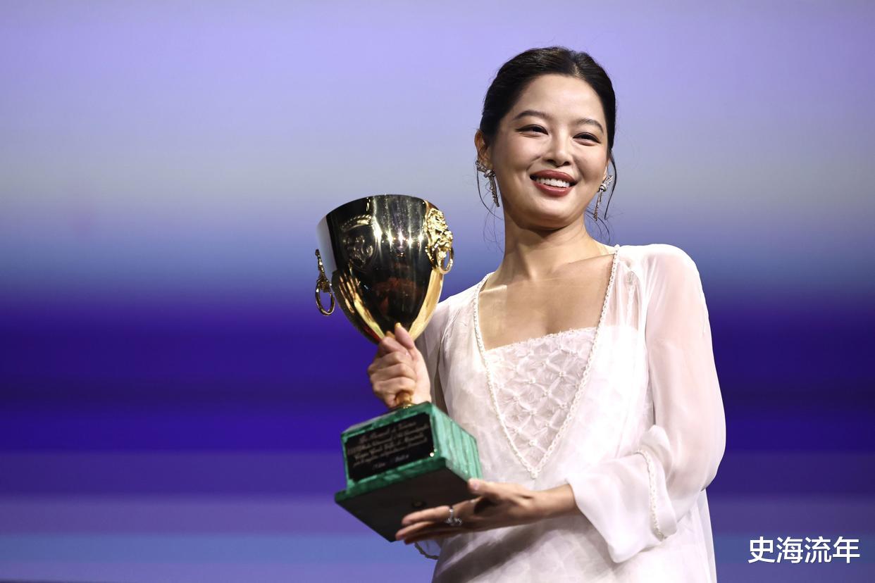 欧洲三大电影节，又获一殊荣！辛芷蕾夺威尼斯电影节最佳女演员奖