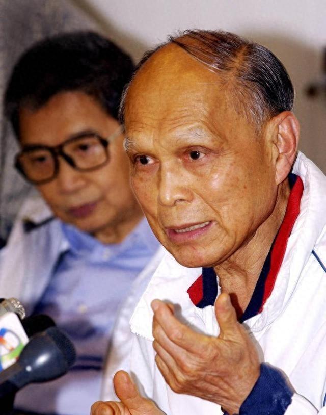 骗光明星20亿，连亲妈都不放过，霍家“败家子”被钉上“耻辱柱”