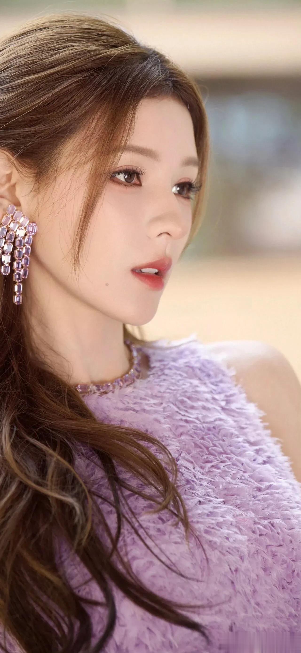 张予曦巴黎高定秀造型：把“在逃公主”穿在身上