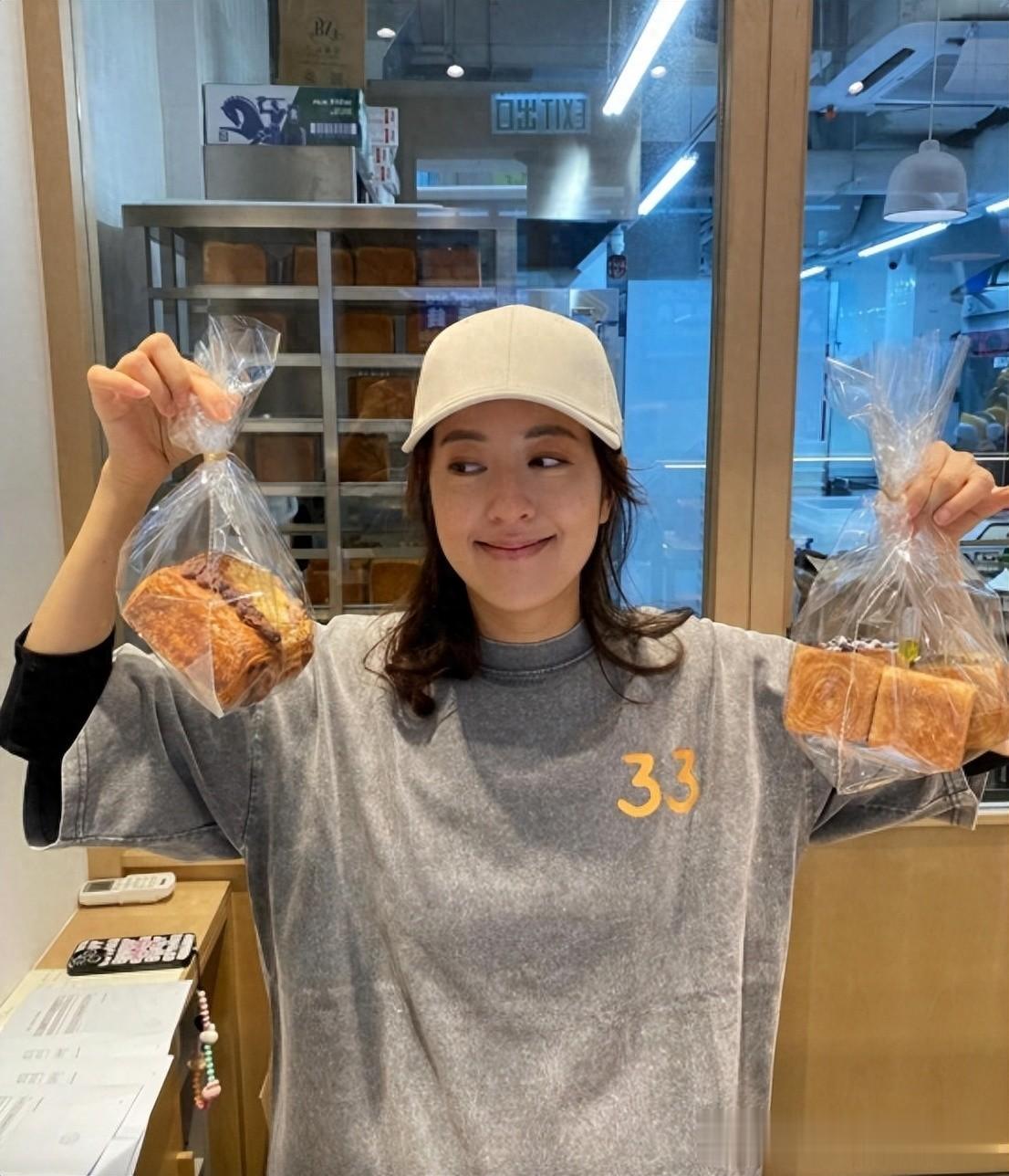 演情侣戏遭男星嫌弃！TVB视后当场以牙还牙，曾因拒绝续约被雪藏