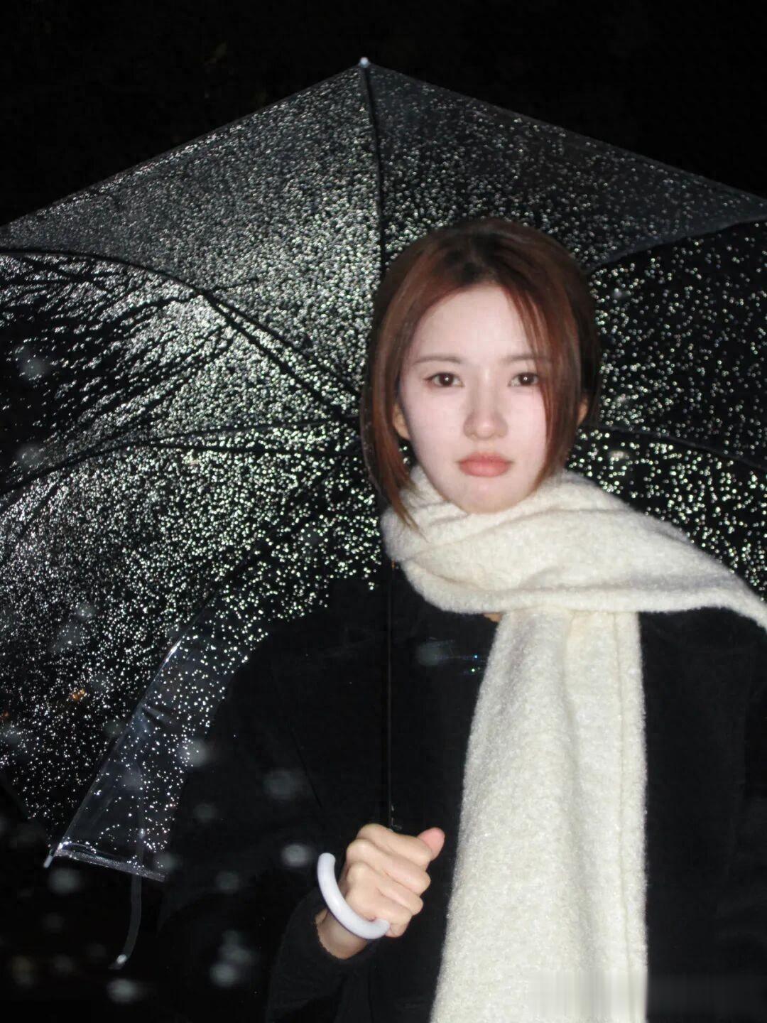 刘些宁，冬天氛围感