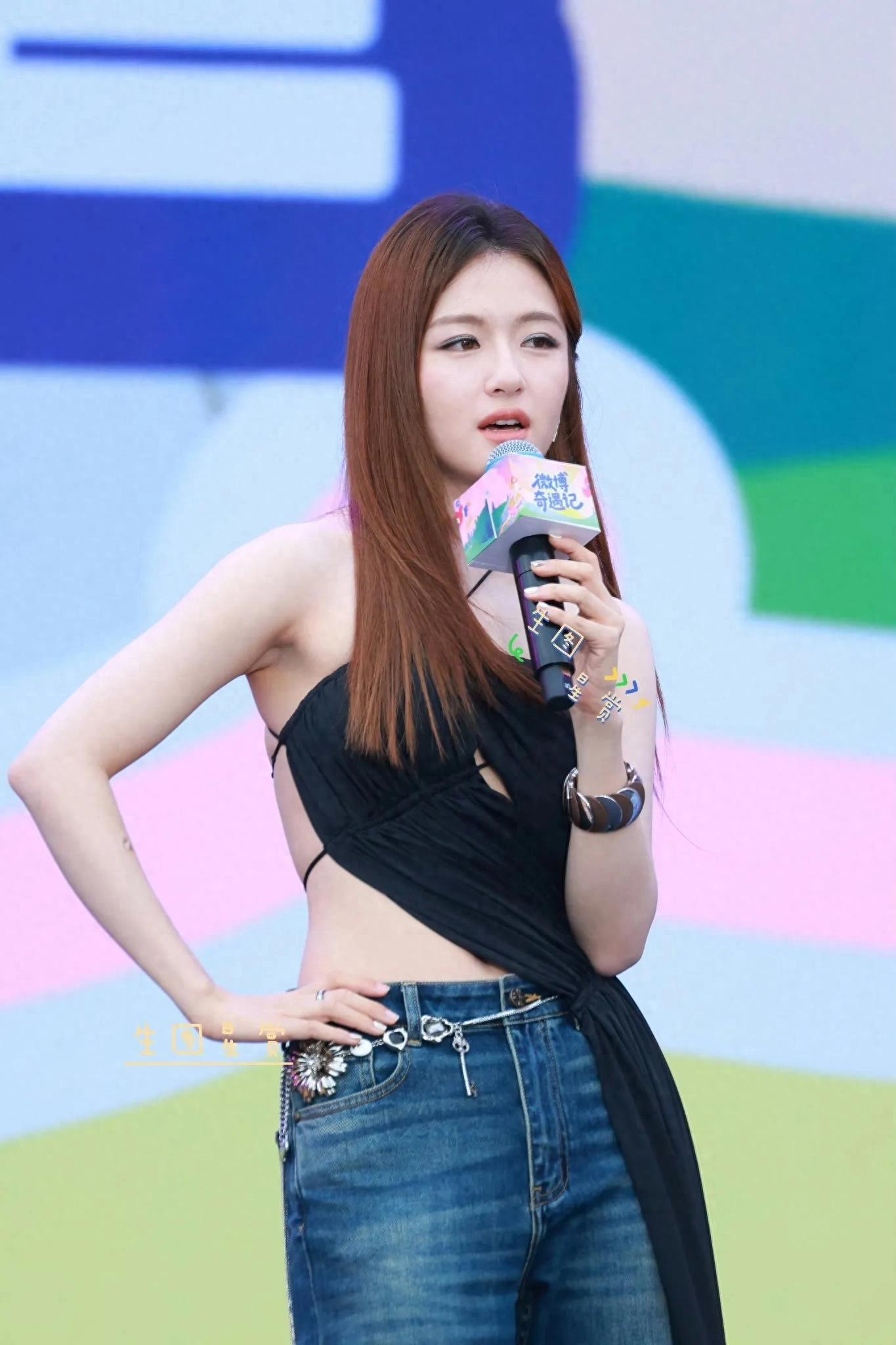 李兰迪微博奇遇记,性感图片