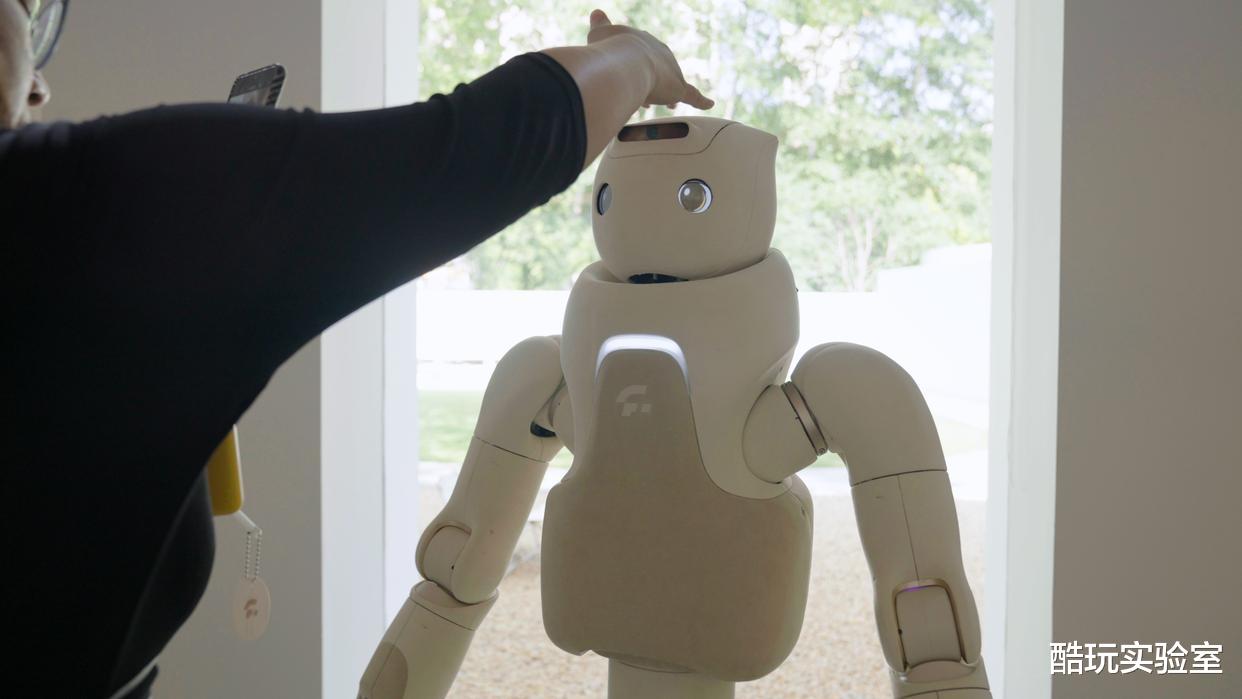 傅利叶发布全新人形机器人“Care-bot”GR-3,定义“有爱的”交互新范式