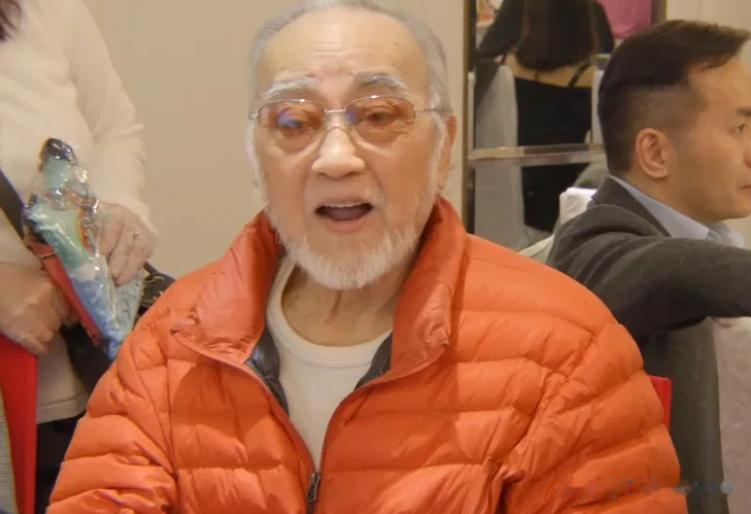 真实状况曝光！香港知名男星饱受病痛折磨多年，右眼已完全失明