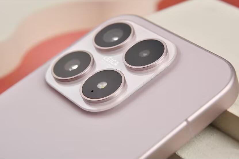 小米怎么了？發布一月降價425元，極窄直屏+五代驍龍8+7000mAh