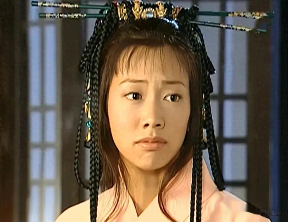 从“孔慈”到豪门阔太!吴辰君47岁美艳现身阿联酋,老公背景显赫