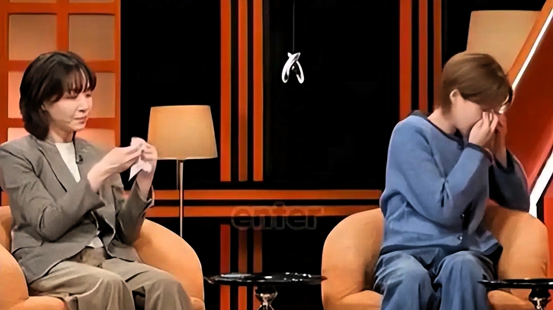 具俊晔祭拜大S画面曝光！冒雨磕头落泪，首谈陪伴缘由惹全网泪目