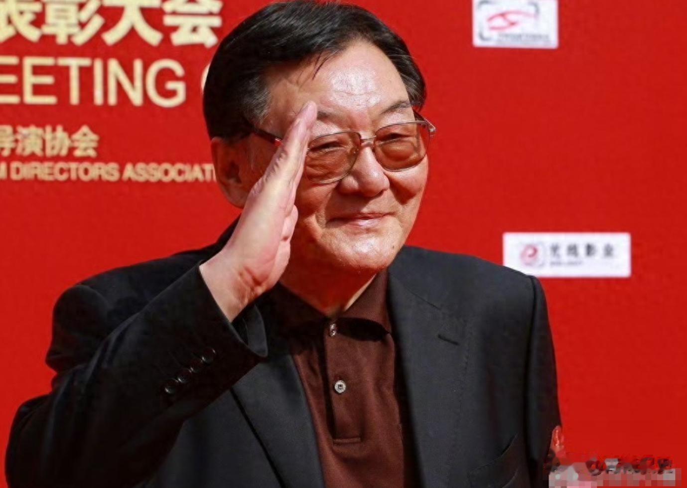 翟俊杰追悼会:儿子含泪接待,李雪健走路蹒跚,颜丙燕痛哭 太催泪