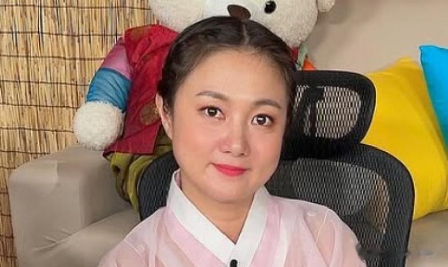 朴娜莱每月花2万养男友，却被对方抛弃，坦言对年轻男性没抵抗力