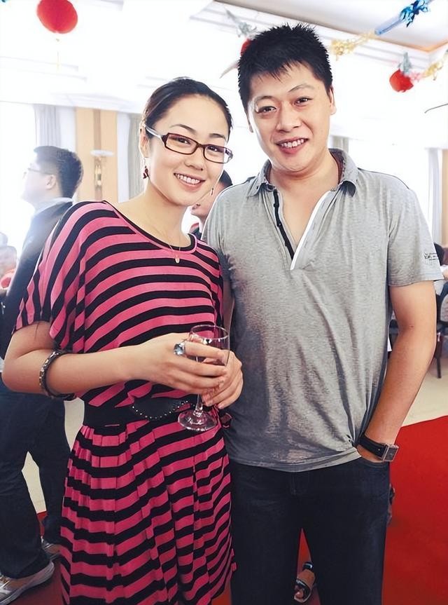 她被赵本山养了11年！却因被判了14年的前夫，伤了恩师的心！