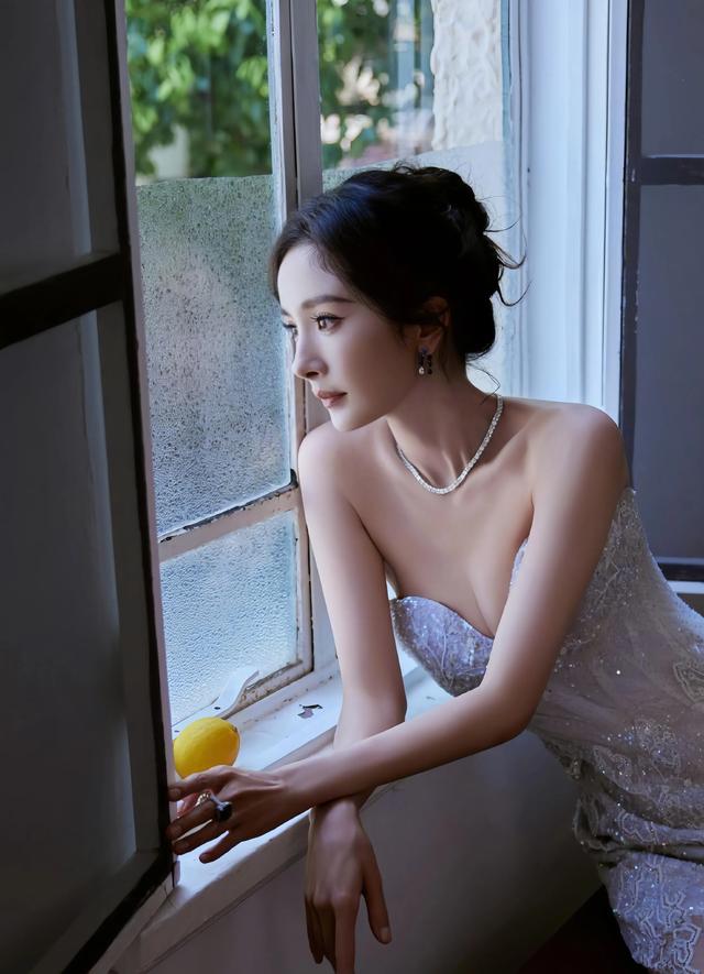 内地女明星：杨幂