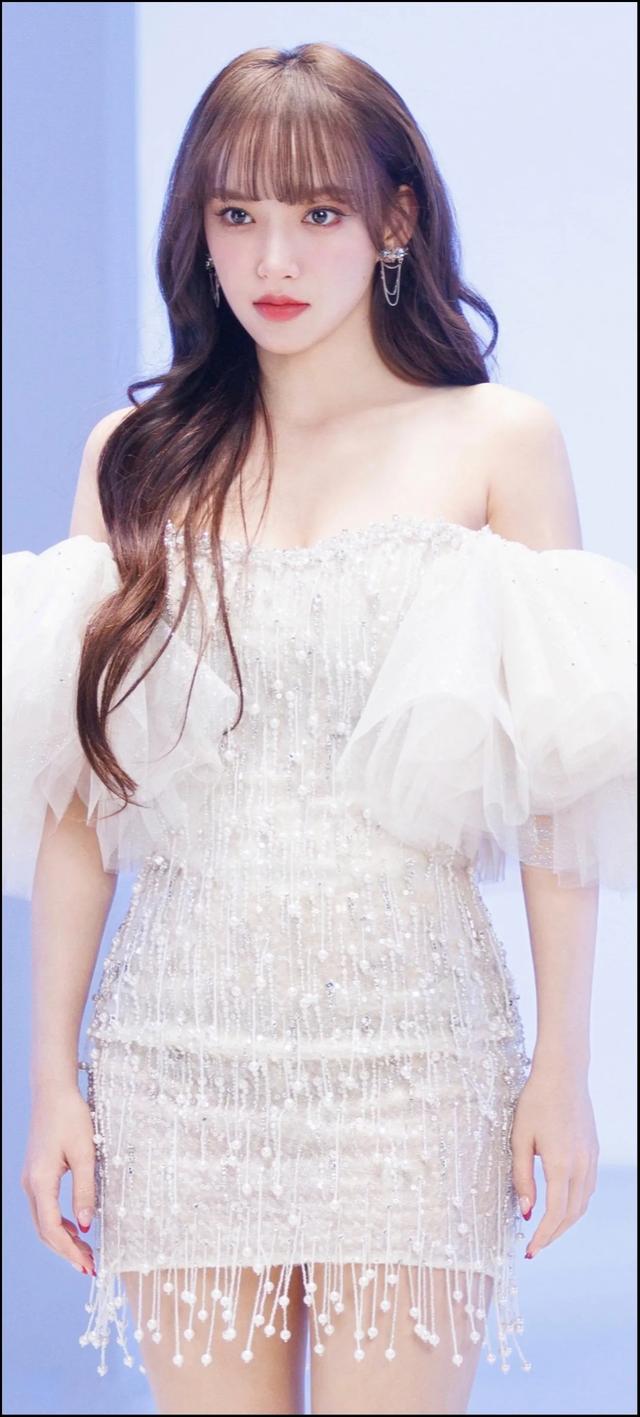 程潇身材曲线真无敌了 程潇壁纸