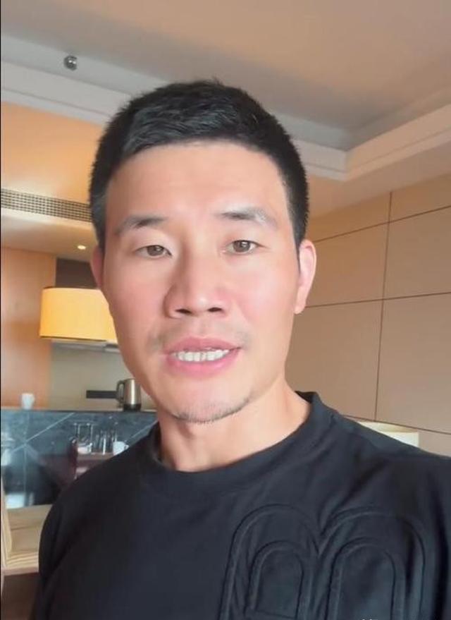 36岁嘎子和33岁英子变化好大,一个身材壮硕,一个娇艳动人