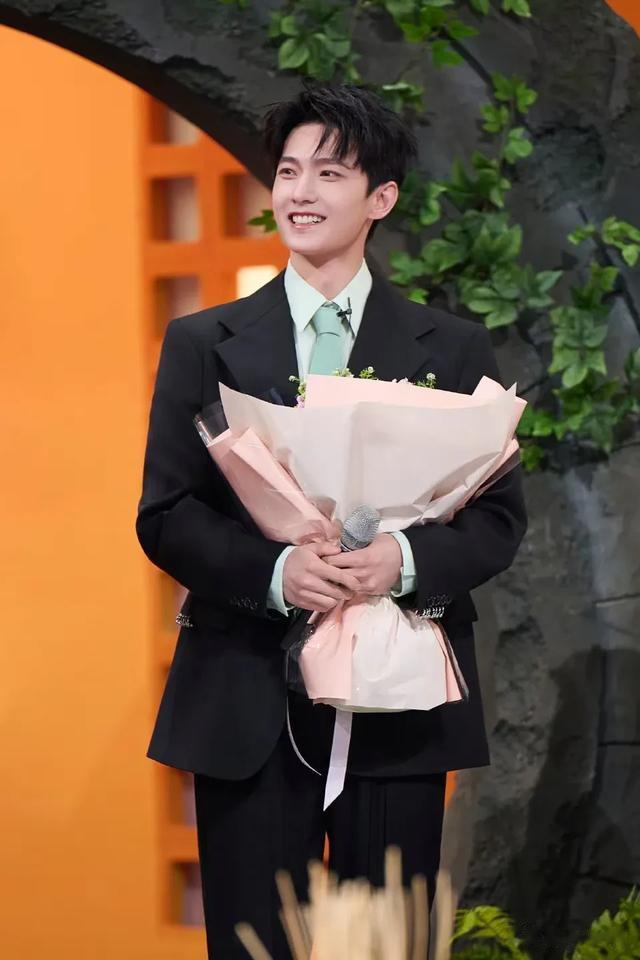 《凡人修仙传》金晨缺席剧宣杨洋表现让人吃惊无意外又一仙侠爆剧