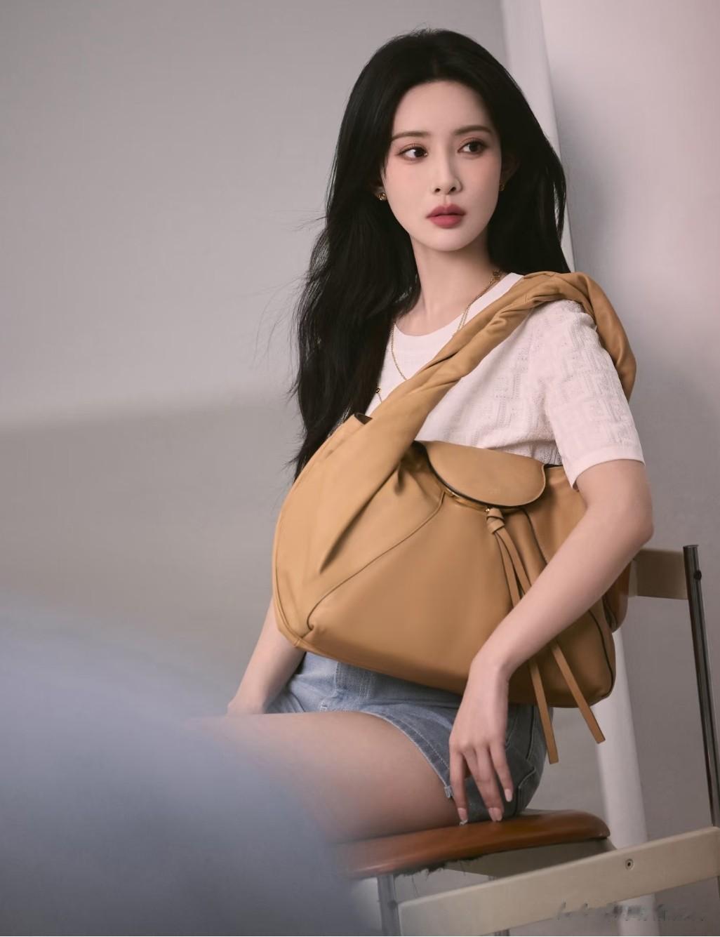 20位女明星出道前VS出道后，有人从小美到大，有人判若两人！