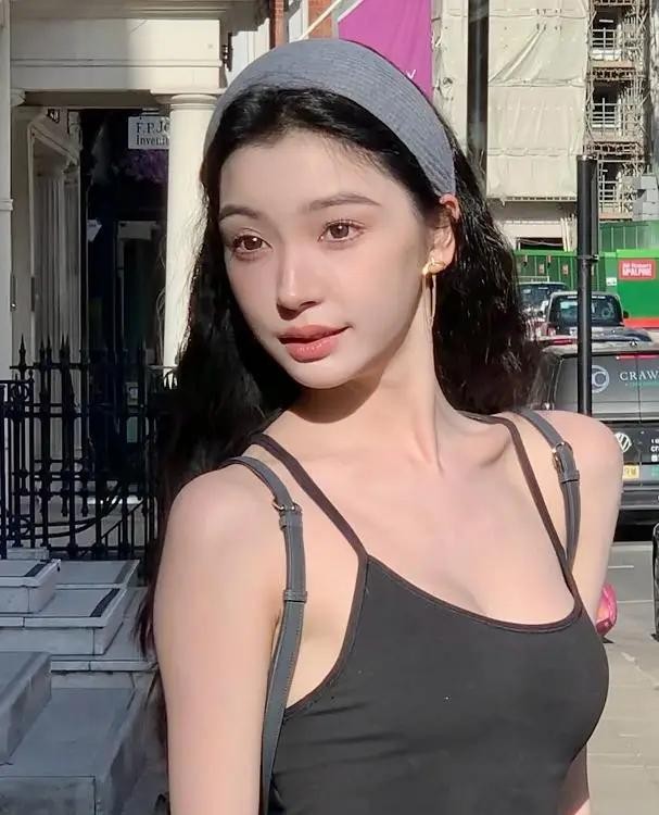 又一恋情瓜？热搜爆了，看到女方情史后，才清楚她活得很清醒