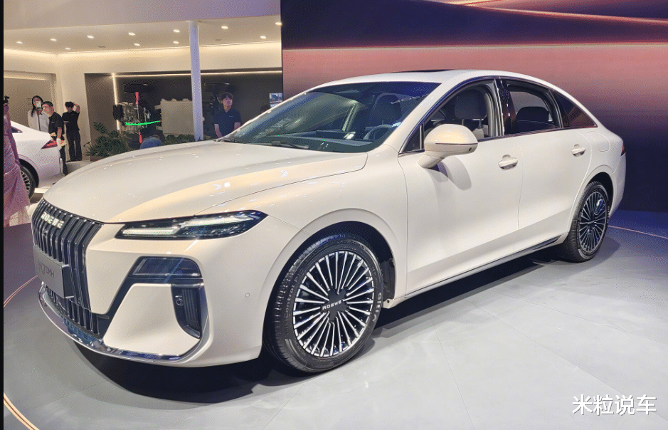 中国车企造了一辆7系！概念车量产，长超4.9米，订单破万仅9万级