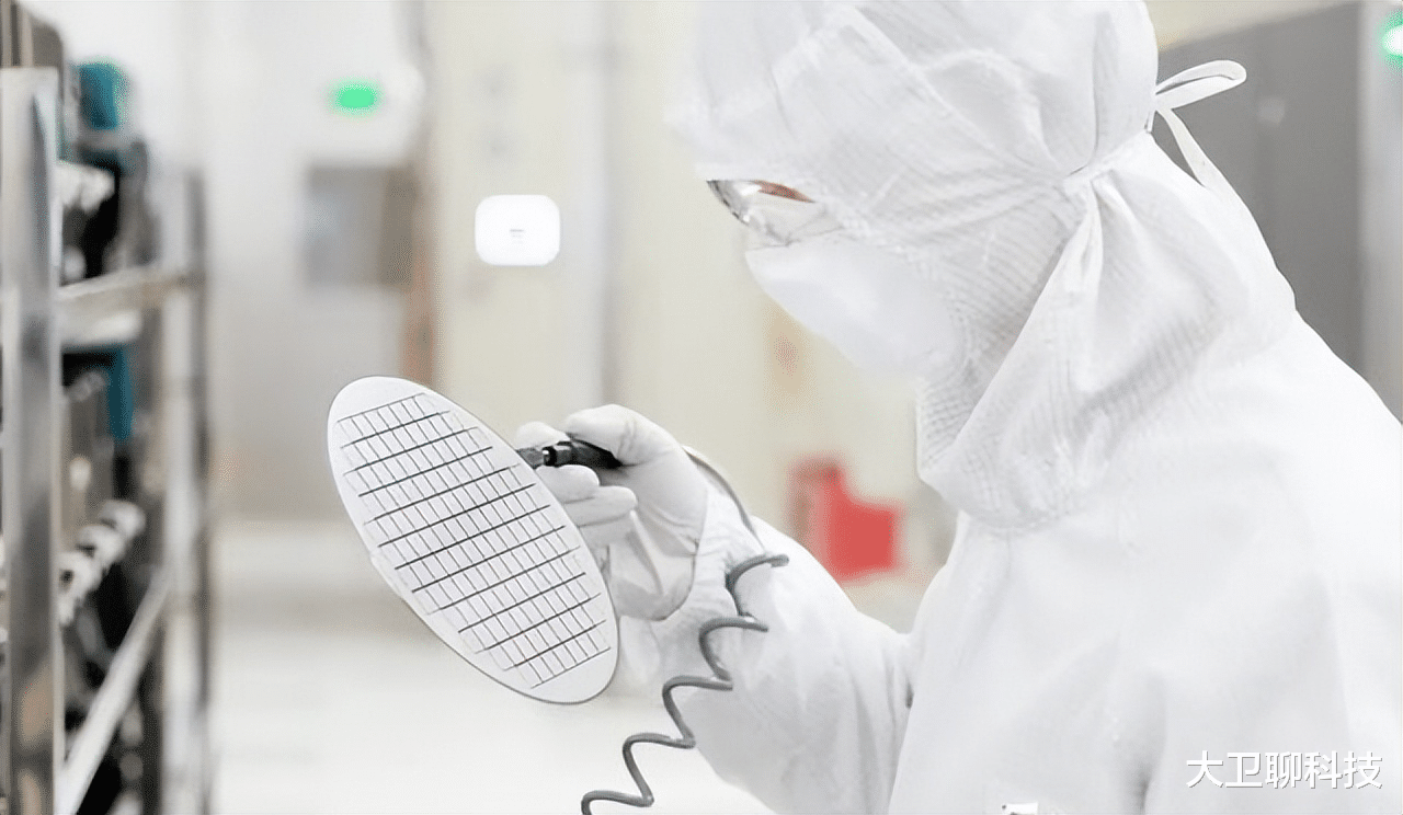 徹底攤牌了？美國對華芯片出口管制又“松”了，外媒：終究沒頂住